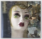 Image No : G26R2C4 : Mannequin in shop window