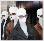 Image No : G27R1C1 : Mannequins in the quayside market