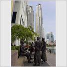 Image No : G8R2C4 : Statues next to the Fullerton Hotel